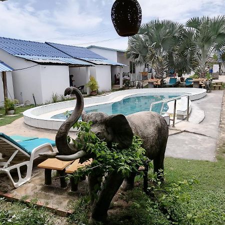 Pat Pat Guesthouse Sihanoukville Luaran gambar