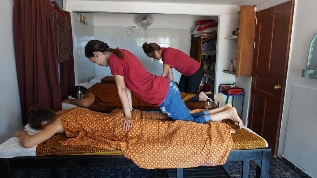 Pat Pat Guesthouse Sihanoukville Luaran gambar